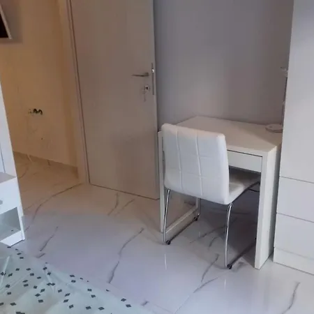 Center No 2 Apartment
